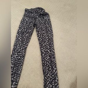 Iululemon leggings. Size 2. Full length. So cute!